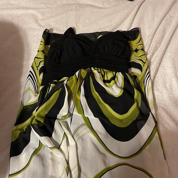 Dress - Picture 4 of 4